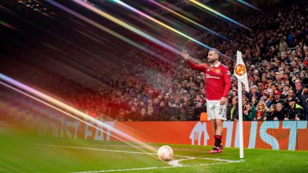 Luke Shaw taking a corner in United's win over Barcelona this week