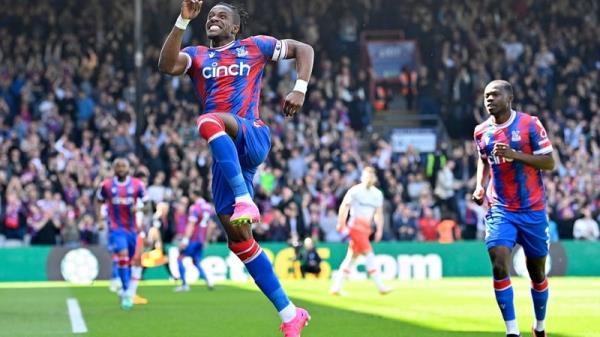 Crystal Palace's Wilfried Zaha celebrates