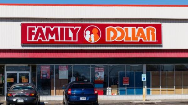 Indianapolis - Circa March 2019: Family Dollar Variety Store. Family Dollar is a Subsidiary of Dollar Tree I