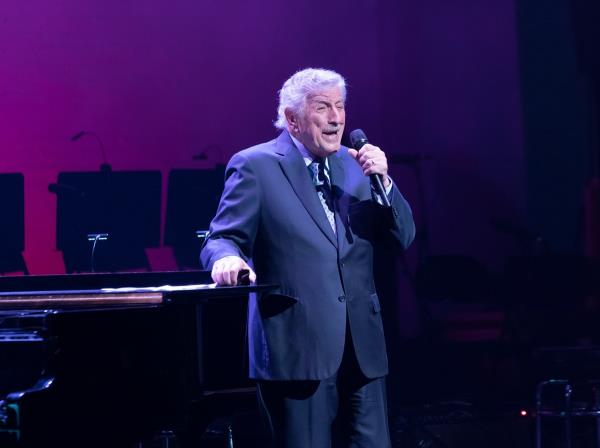 Tony Bennett performing in 2019